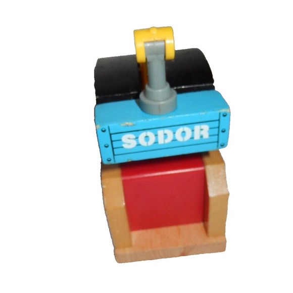 Thomas The Train & Friends Wooden Track Compatible Accessory Buildings Lot Of 7 - Picture 3 of 16